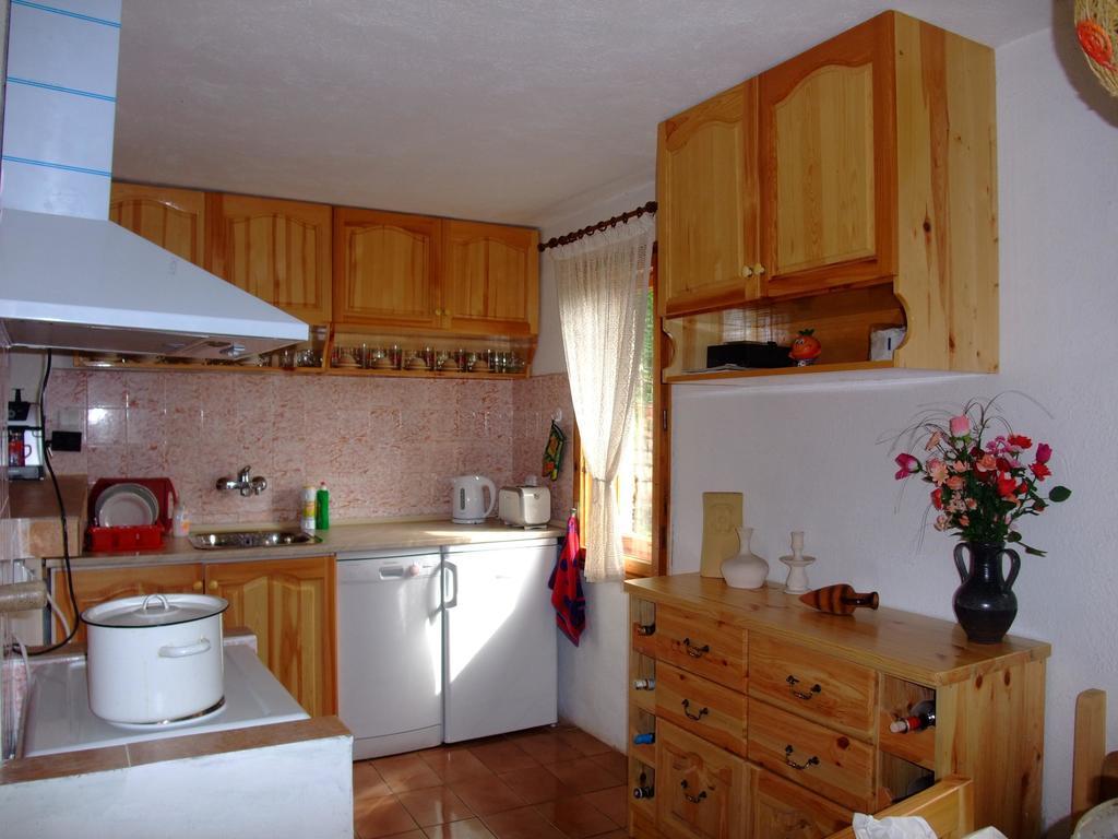 Къща За Гости Каза Роза - Swiss Style Chalet Casa Rosa Guest House 丘斯滕迪尔 客房 照片